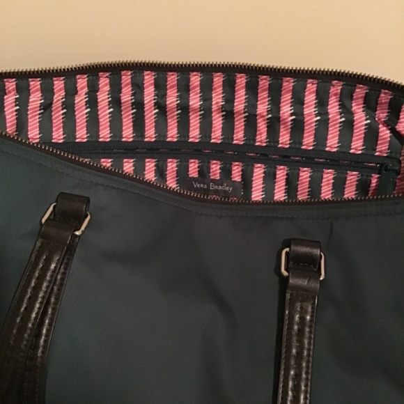 🔥 est offers, Vera Bradley, 19X14, nylon, NWT, See pictures, travel tote - Picture 6 of 6